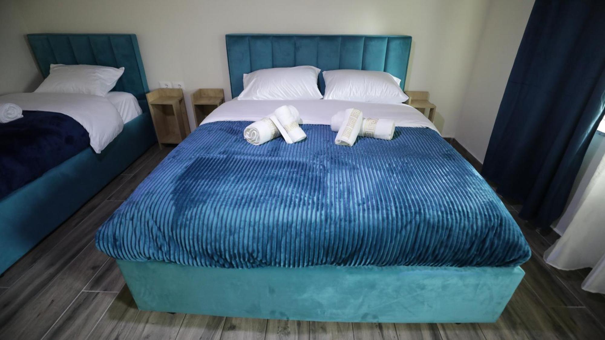 Camping Thethi 360 Grade - & *
